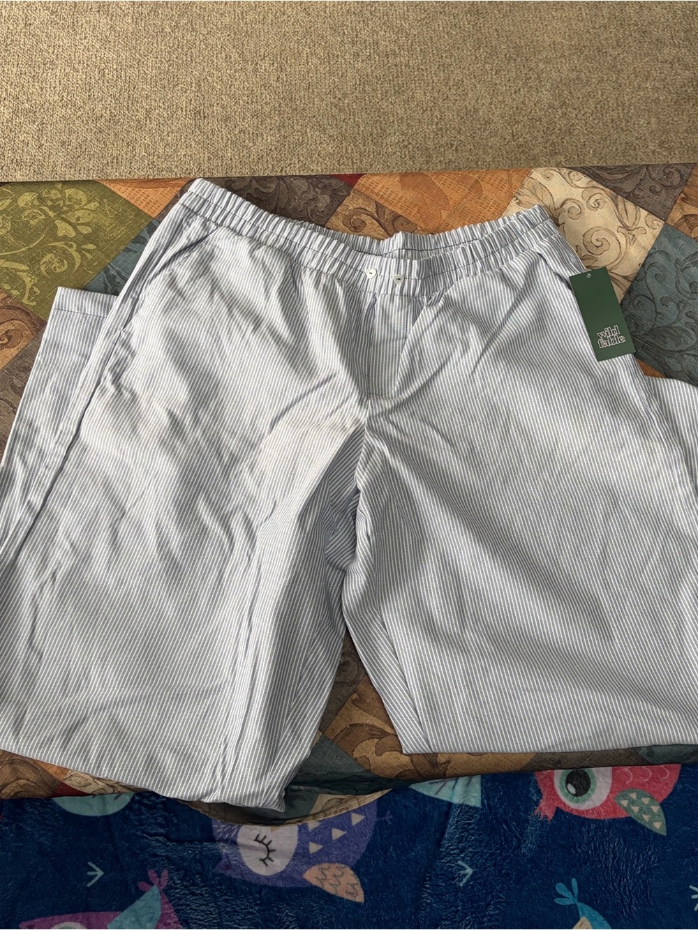 Old Navy Light Blue Pinstriped Men’s Elastic-Waist Athletic Shorts